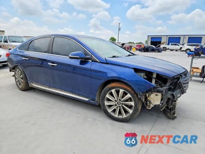 Czwarte zdjęcie samochodu z boku: 2016 HYUNDAI SONATA SPORT VIN:5NPE34AF7GH422318 - miniatura