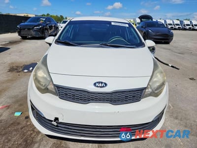 Piąte zdjęcie samochodu w środku: 2016 KIA RIO LX VIN:KNADM4A31G6639756 - miniatura