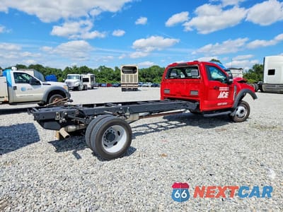 Trzecie zdjęcie samochodu z tyłu: 2024 FORD F550 SUPER DUTY VIN:1FDUF5GNXRDA22877 - miniatura
