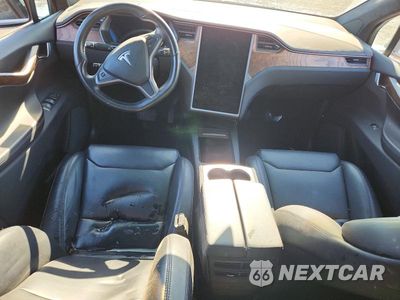 Zdjęcie 8 z 13 samochodu: 2018 TESLA MODEL X VIN:5YJXCDE25JF100203 - miniatura
