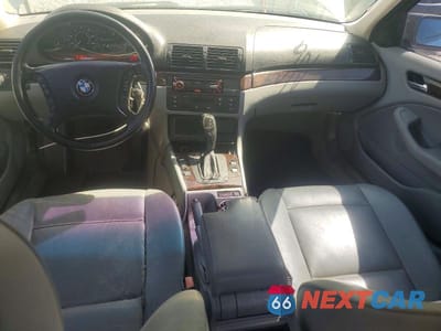 Zdjęcie 8 z 12 samochodu: 2005 BMW 325 I VIN:WBAEV334X5KW18362 - miniatura