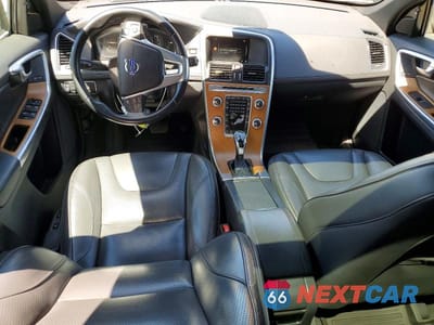 Zdjęcie 8 z 13 samochodu: 2015 VOLVO XC60 VIN:YV4902RM2F2640309 - miniatura