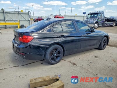 Trzecie zdjęcie samochodu z tyłu: 2015 BMW 320 I VIN:WBA3B1G56FNT64429 - miniatura