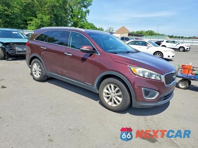 Czwarte zdjęcie samochodu z boku: 2017 KIA SORENTO LX V6 VIN:5XYPGDA58HG234789 - miniatura
