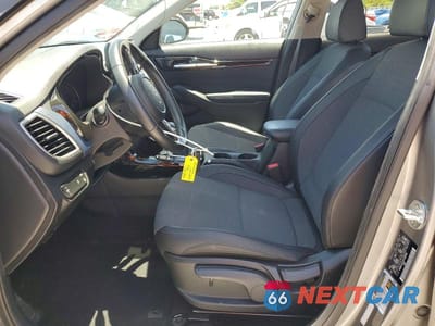 Zdjęcie 7 z 13 samochodu: 2023 KIA SELTOS S VIN:KNDEU2AA5P7428788 - miniatura