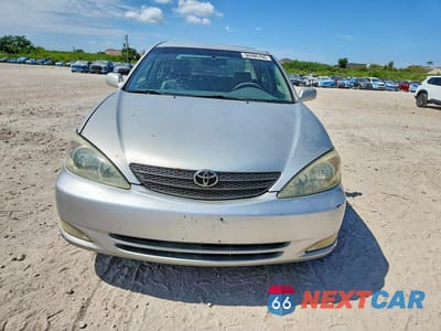Piąte zdjęcie samochodu w środku: 2003 TOYOTA CAMRY XLE VIN:4T1BE32K33U780269 - miniatura
