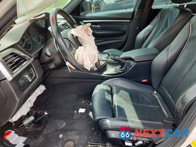 Zdjęcie 7 z 12 samochodu: 2017 BMW 330 XI VIN:WBA8D9G33HNU65640 - miniatura