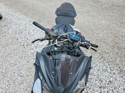 Piąte zdjęcie samochodu w środku: 2013 KAWASAKI EX650 F VIN:JKAEXEF17DDA05884 - miniatura