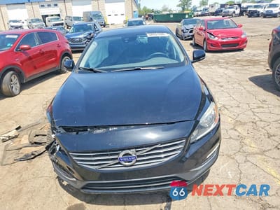 Piąte zdjęcie samochodu w środku: 2015 VOLVO S60 VIN:YV140MFJ6F1353624 - miniatura