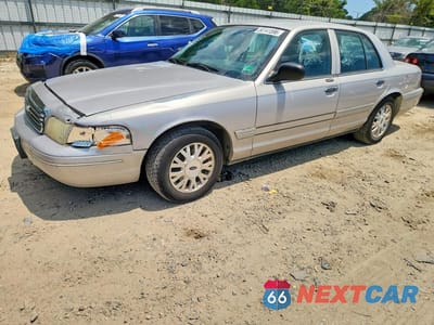 2004 FORD CROWN VICTORIA LX 2FAHP74W04X142660 - główne zdjęcie licytacji z USA - miniatura