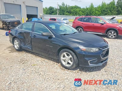 Czwarte zdjęcie samochodu z boku: 2017 CHEVROLET MALIBU LS VIN:1G1ZB5ST1HF106478 - miniatura