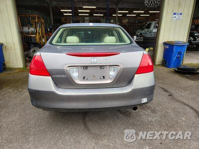 Zdjęcie 6 z 12 samochodu: 2006 HONDA ACCORD EX VIN:1HGCM56866A042799 - miniatura