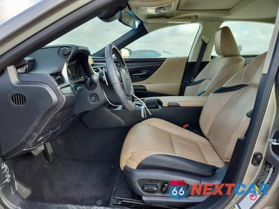 Zdjęcie 7 z 12 samochodu: 2019 LEXUS ES 350 VIN:58ABZ1B11KU028318 - miniatura