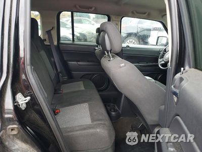 Zdjęcie 11 z 14 samochodu: 2016 JEEP PATRIOT LATITUDE VIN:1C4NJPFA2GD792361 - miniatura