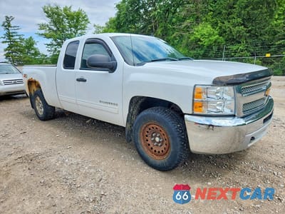 Czwarte zdjęcie samochodu z boku: 2013 CHEVROLET SILVERADO K1500 LT VIN:1GCRKSE76DZ151736 - miniatura