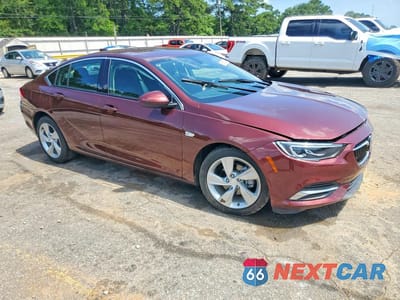 Czwarte zdjęcie samochodu z boku: 2018 BUICK REGAL PREFERRED VIN:W04GL6SX1J1078599 - miniatura