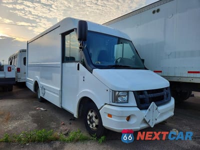 Czwarte zdjęcie samochodu z boku: 2013 ISUZU NPR HD - DELIVERY VAN VIN:JALB4T173D7W01327 - miniatura