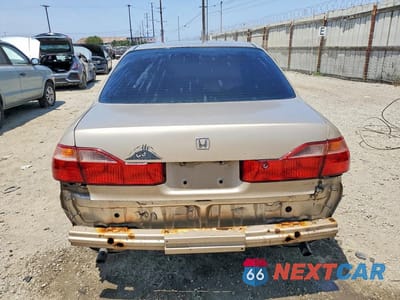 Zdjęcie 6 z 12 samochodu: 2000 HONDA ACCORD EX VIN:1HGCG1657YA047924 - miniatura