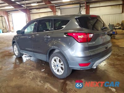 Drugie zdjęcie samochodu z przodu: 2019 FORD ESCAPE SE VIN:1FMCU9GDXKUC06822 - miniatura