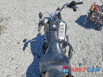 Zdjęcie 6 z 8 samochodu: 2016 HARLEY-DAVIDSON FLSTFB FATBOY LO VIN:1HD1JNV38GC016147 - miniatura