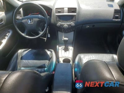 Zdjęcie 8 z 12 samochodu: 2003 HONDA ACCORD EX VIN:1HGCM66503A098096 - miniatura