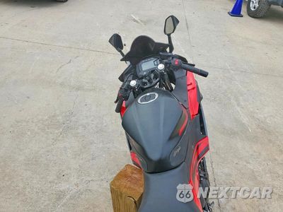 Zdjęcie 6 z 9 samochodu: 2025 KAWASAKI EX500 VIN:ML5EXGG18SDA35693 - miniatura