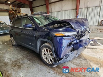 Czwarte zdjęcie samochodu z boku: 2016 JEEP CHEROKEE LATITUDE VIN:1C4PJLCB1GW352070 - miniatura