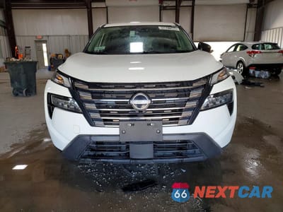 Piąte zdjęcie samochodu w środku: 2024 NISSAN ROGUE S VIN:5N1BT3AA2RC708055 - miniatura