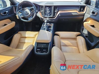 Zdjęcie 8 z 13 samochodu: 2020 VOLVO XC60 VIN:YV4102RL3L1411806 - miniatura