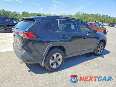 Trzecie zdjęcie samochodu z tyłu: 2025 TOYOTA RAV4 XLE VIN:2T3W1RFV8SC318804 - miniatura
