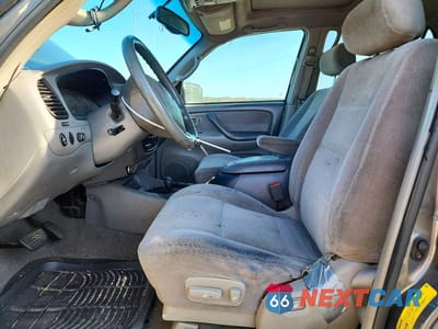 Zdjęcie 7 z 13 samochodu: 2004 TOYOTA SEQUOIA SR5 VIN:5TDBT44A34S205504 - miniatura