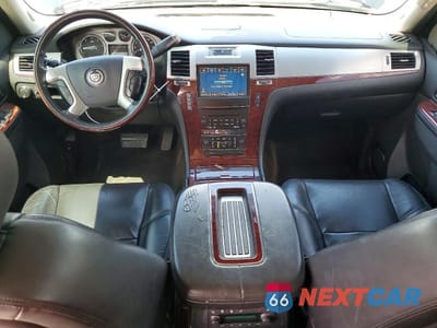 Zdjęcie 8 z 13 samochodu: 2012 CADILLAC ESCALADE VIN:1GYS4AEF0CR203075 - miniatura