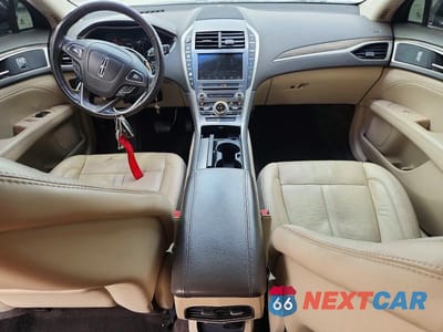 Zdjęcie 8 z 12 samochodu: 2017 LINCOLN MKZ RESERVE VIN:3LN6L5E93HR641348 - miniatura