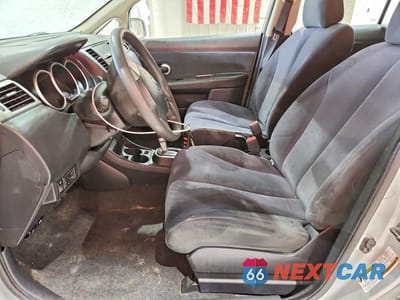 Zdjęcie 7 z 13 samochodu: 2008 NISSAN VERSA VIN:3N1BC13E78L383370 - miniatura