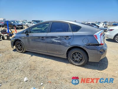 Drugie zdjęcie samochodu z przodu: 2013 TOYOTA PRIUS TWO VIN:JTDKN3DU5D1717650 - miniatura