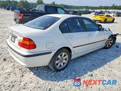 Trzecie zdjęcie samochodu z tyłu: 2002 BMW 3 SERIES 325 I VIN:WBAET37492NG72717 - miniatura