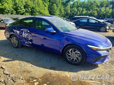 Czwarte zdjęcie samochodu z boku: 2024 HYUNDAI ELANTRA SEL VIN:KMHLM4DG6RU656818 - miniatura