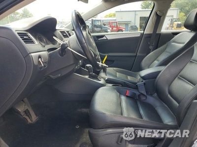 Zdjęcie 7 z 12 samochodu: 2014 VOLKSWAGEN JETTA SE VIN:3VWD17AJ8EM442346 - miniatura