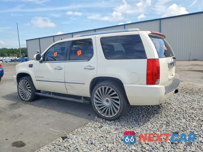 Drugie zdjęcie samochodu z przodu: 2008 CADILLAC ESCALADE LUXURY VIN:1GYFK63868R101411 - miniatura