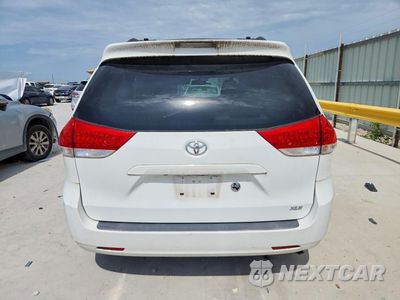 Zdjęcie 6 z 13 samochodu: 2011 TOYOTA SIENNA VIN:5TDYK3DC4CS184010 - miniatura