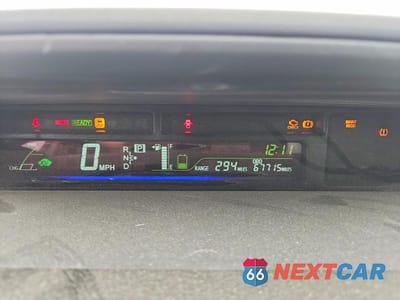Zdjęcie 9 z 12 samochodu: 2017 TOYOTA PRIUS V TWO VIN:JTDZN3EUXHJ064400 - miniatura