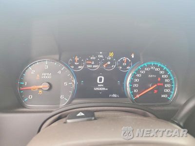 Zdjęcie 9 z 13 samochodu: 2018 CHEVROLET SUBURBAN C1500 PREMIER VIN:1GNSCJKC9JR378965 - miniatura