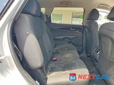 Zdjęcie 11 z 13 samochodu: 2019 KIA SORENTO L VIN:5XYPG4A36KG593354 - miniatura