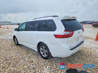 Drugie zdjęcie samochodu z przodu: 2019 TOYOTA SIENNA LE VIN:5TDKZ3DC3KS010624 - miniatura