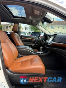 Zdjęcie 6 z 12 samochodu: 2019 TOYOTA HIGHLANDER LIMITED VIN:5TDDZRFH5KS996078 - miniatura