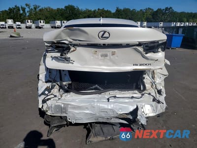 Zdjęcie 6 z 12 samochodu: 2017 LEXUS IS 200T VIN:JTHBA1D25H5055385 - miniatura