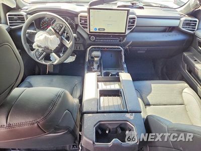 Zdjęcie 8 z 13 samochodu: 2025 TOYOTA TUNDRA CREWMAX SR5 VIN:5TFLA5EC9SX041781 - miniatura