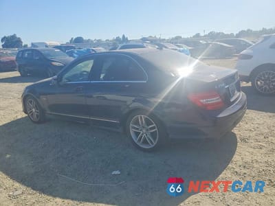 Drugie zdjęcie samochodu z przodu: 2012 MERCEDES-BENZ C 250 VIN:WDDGF4HB2CA615826 - miniatura