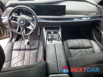 Zdjęcie 8 z 12 samochodu: 2024 BMW 760 XI VIN:WBA33EJ00RCR45958 - miniatura