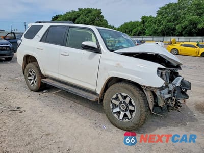 Czwarte zdjęcie samochodu z boku: 2024 TOYOTA 4RUNNER TRD OFF-ROAD VIN:JTEPU5JR6R6252242 - miniatura